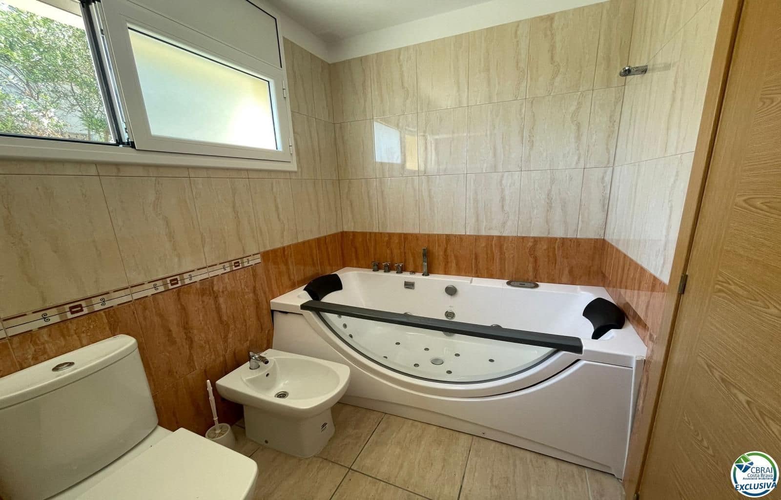 3 bedroom Villa for sale in Roses with pool garage - € 750,000 (Ref: 8663749)