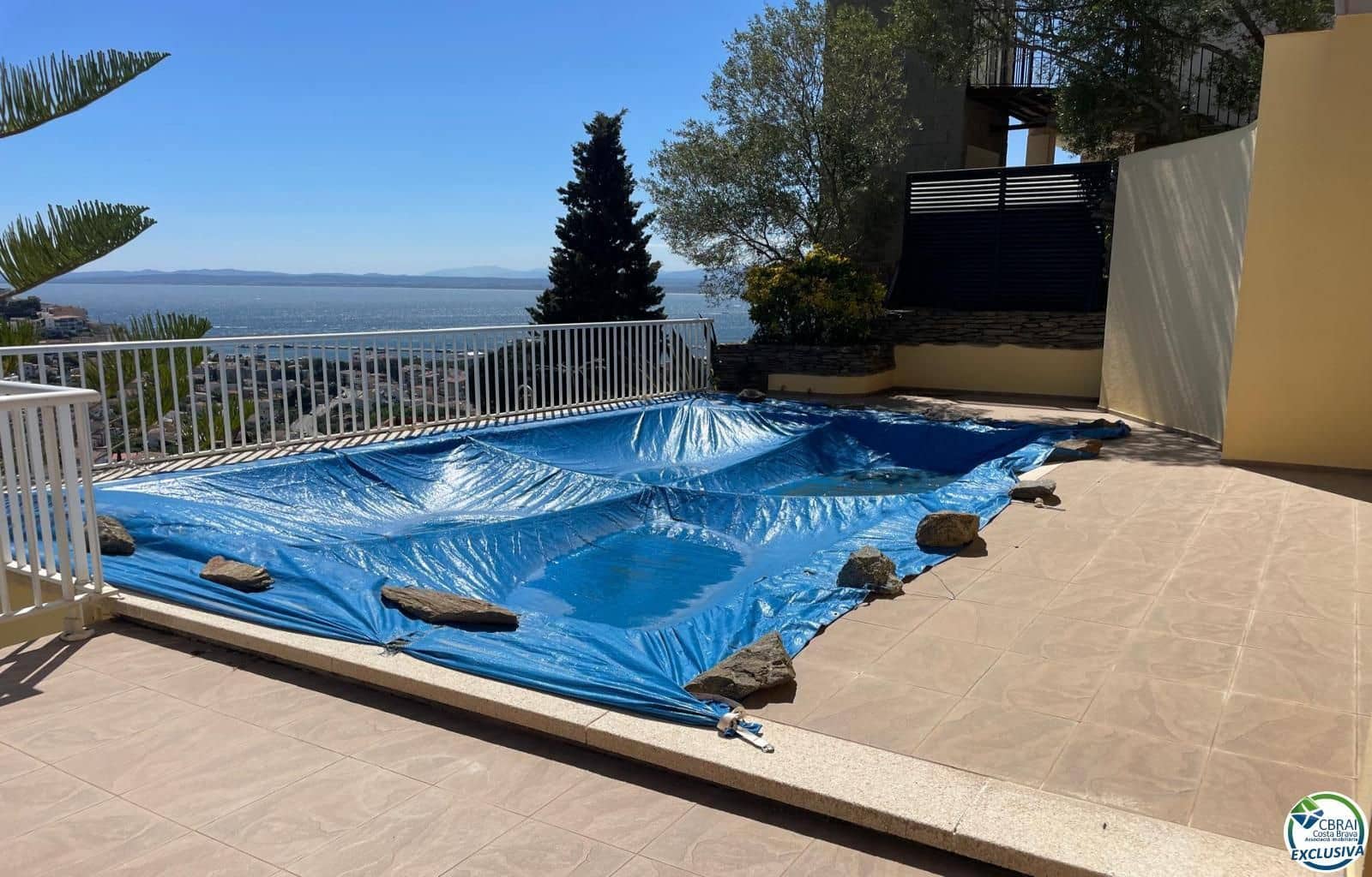 3 bedroom Villa for sale in Roses with pool garage - € 750,000 (Ref: 8663749)