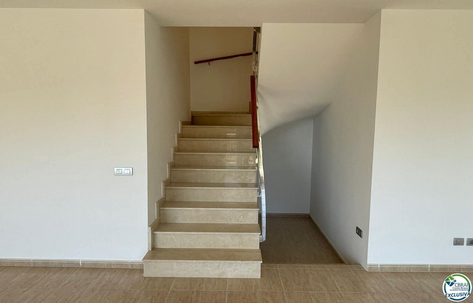 3 bedroom Villa for sale in Roses with pool garage - € 750,000 (Ref: 8663749)