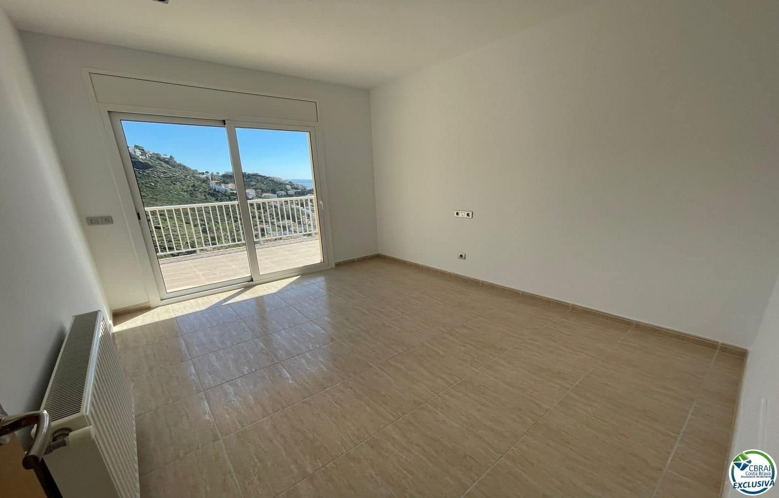 3 bedroom Villa for sale in Roses with pool garage - € 750,000 (Ref: 8663749)