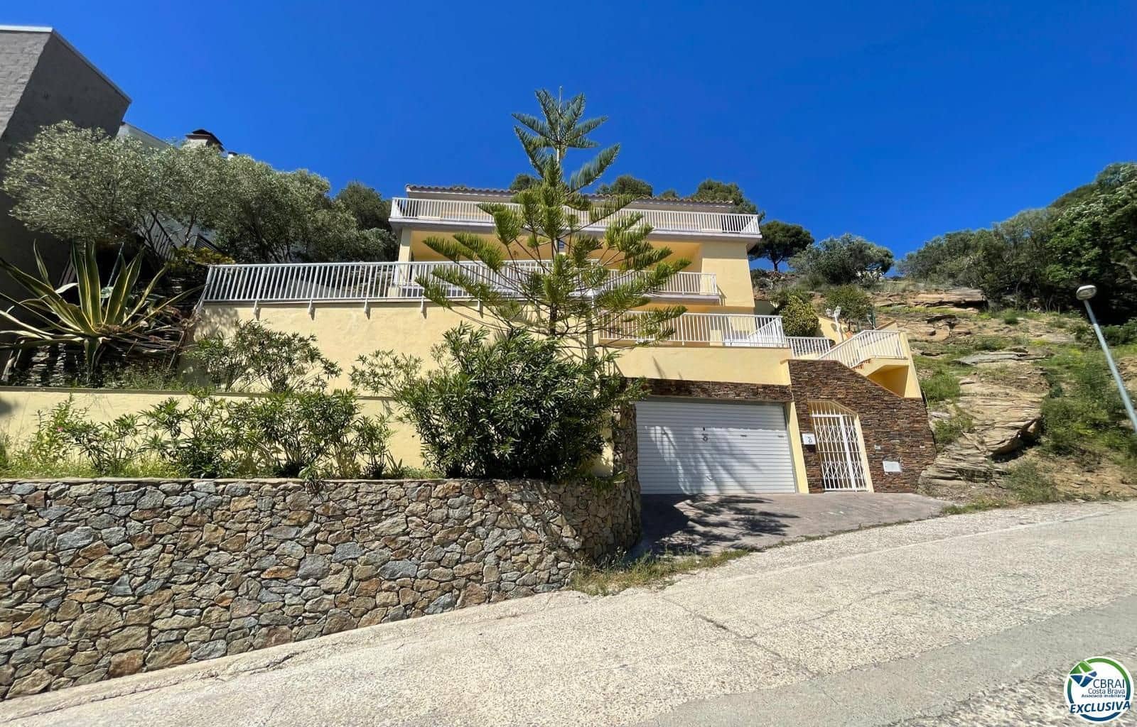 3 bedroom Villa for sale in Roses with pool garage - € 750,000 (Ref: 8663749)