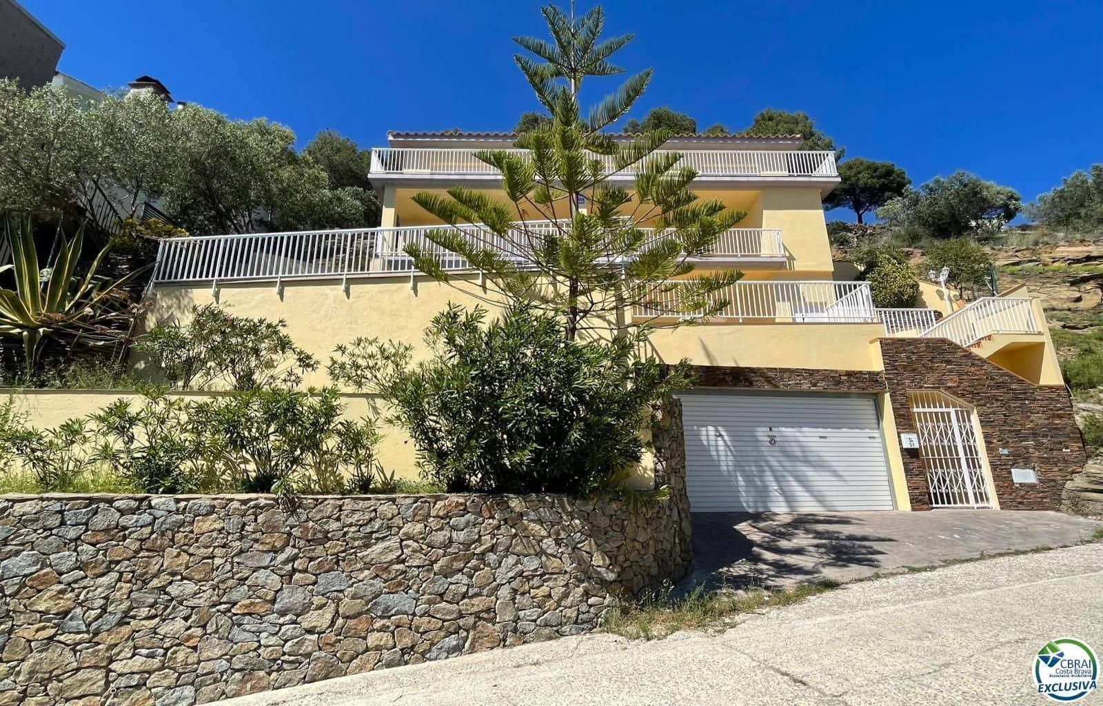 3 bedroom Villa for sale in Roses with pool garage - € 750,000 (Ref: 8663749)