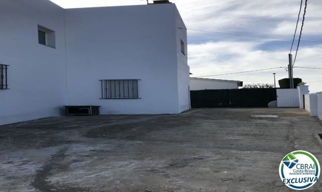 5 bedroom Villa for sale in Roses - € 460,000 (Ref: 8663768)