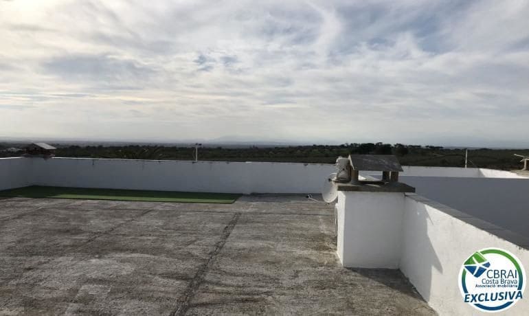 5 bedroom Villa for sale in Roses - € 460,000 (Ref: 8663768)