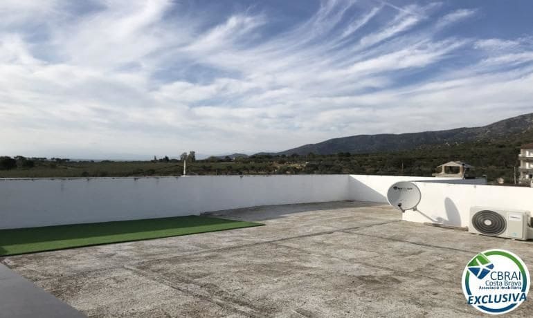 5 bedroom Villa for sale in Roses - € 460,000 (Ref: 8663768)