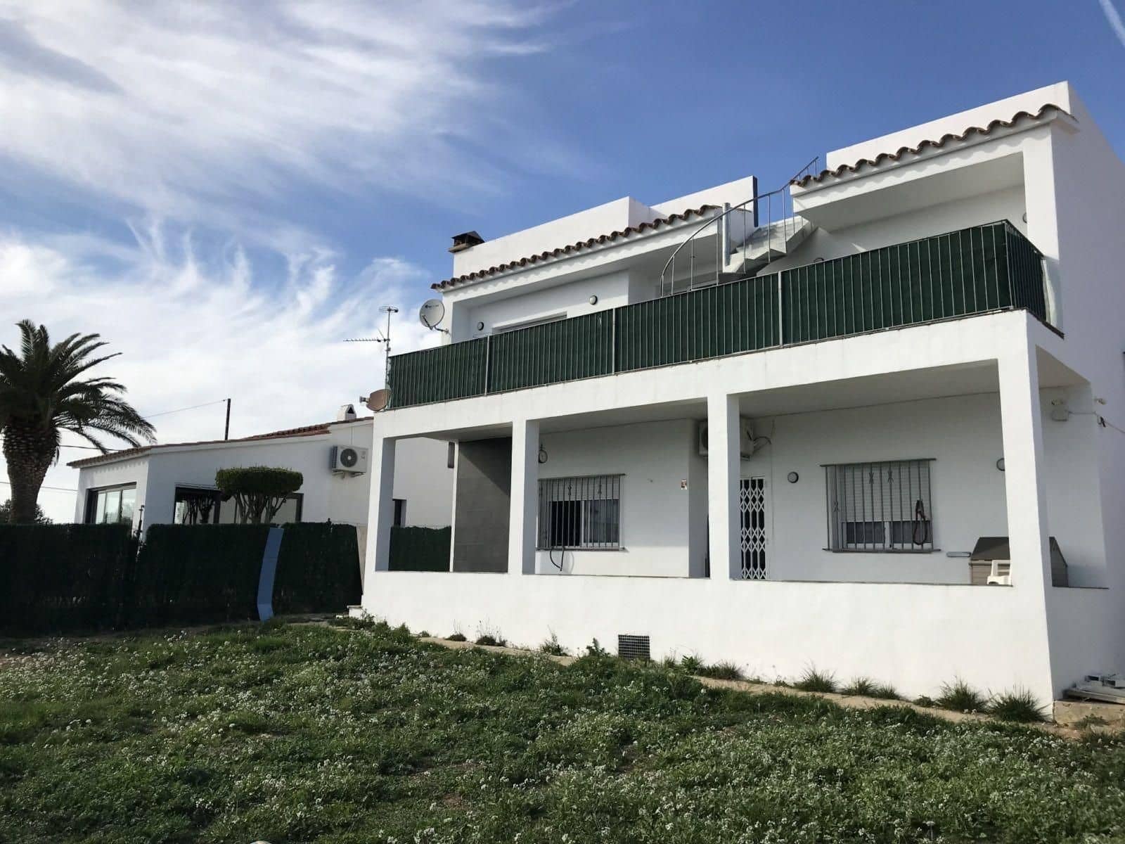 5 makuuhuone Huvila myytävänä paikassa Roses - 460 000 € (Ref: 8663768)