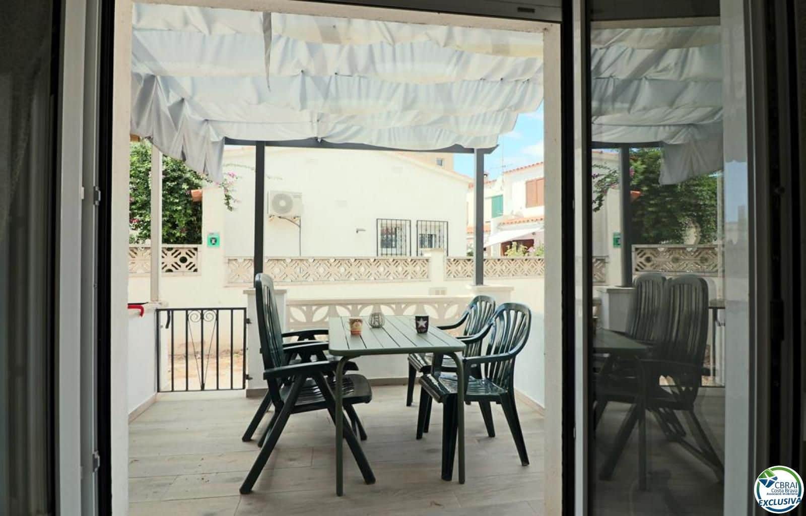 2 chambre Villa/Maison à vendre à Empuriabrava avec garage - 142 000 € (Ref: 8663783)