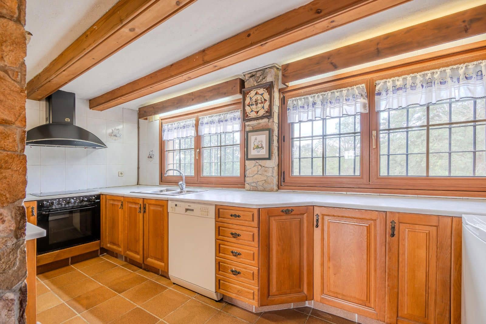 5 soveværelse Villa til salg i Sils med garage - € 395.000 (Ref: 8663794)