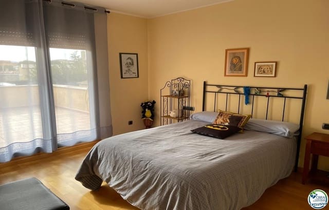 4 bedroom Villa for sale in La Bisbal d'Empordà with pool garage - € 550,000 (Ref: 8696918)