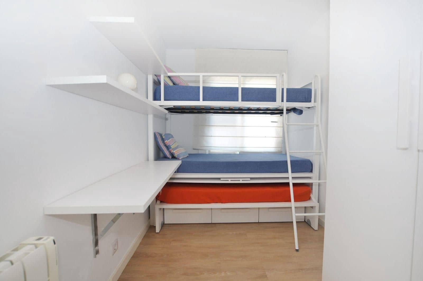 2 bedroom Flat for sale in Roses with garage - € 385,000 (Ref: 8705304)