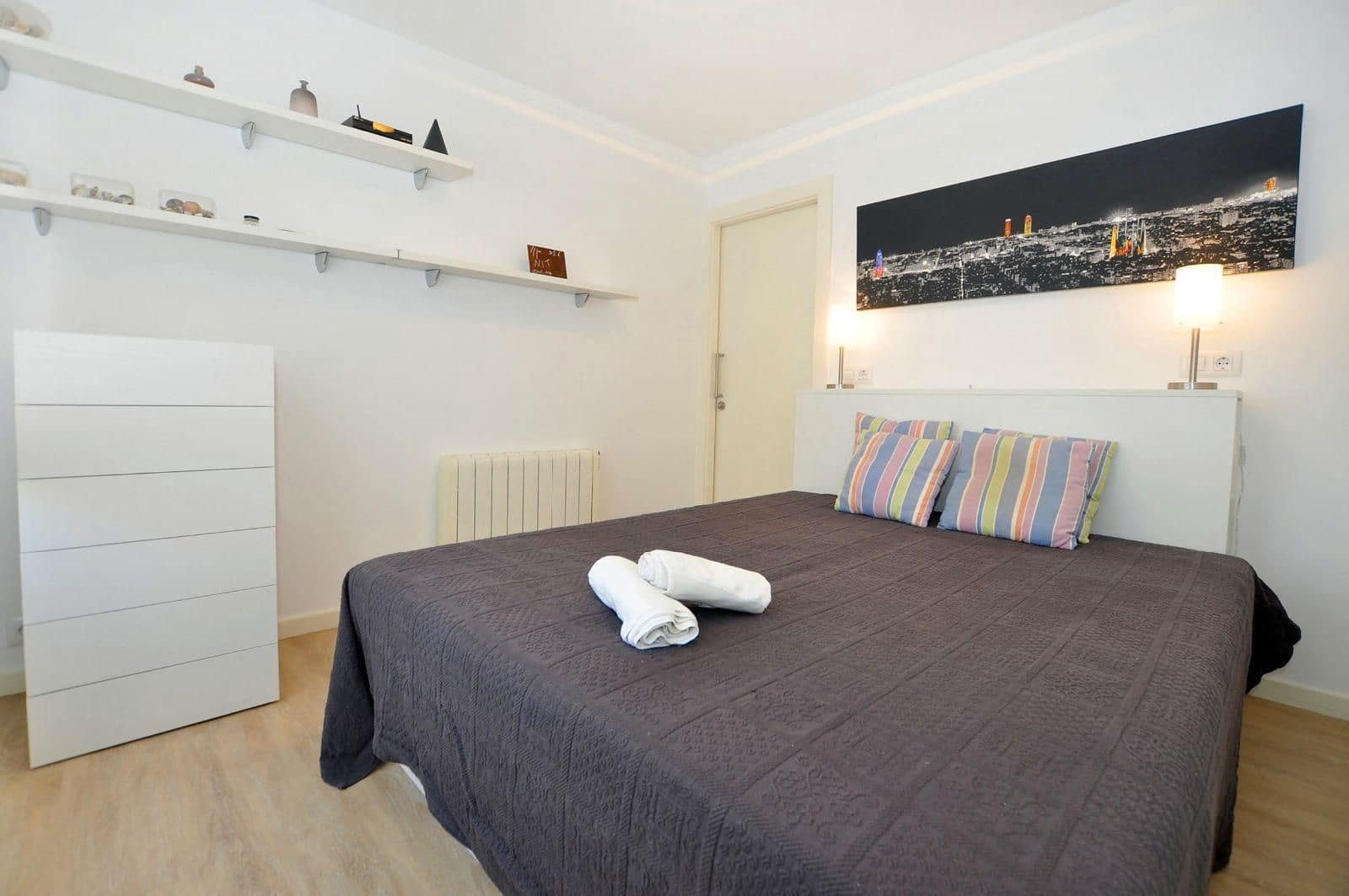 2 bedroom Flat for sale in Roses with garage - € 385,000 (Ref: 8705304)