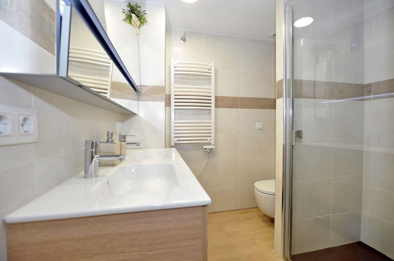 2 bedroom Flat for sale in Roses with garage - € 385,000 (Ref: 8705304)