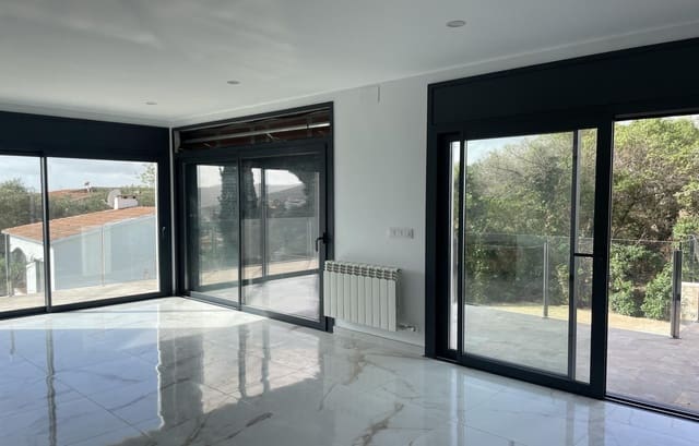 3 soverom Villa til salgs i El Mas Fumats, Roses med svømmebasseng garasje - € 679 000 (Ref: 8742004)