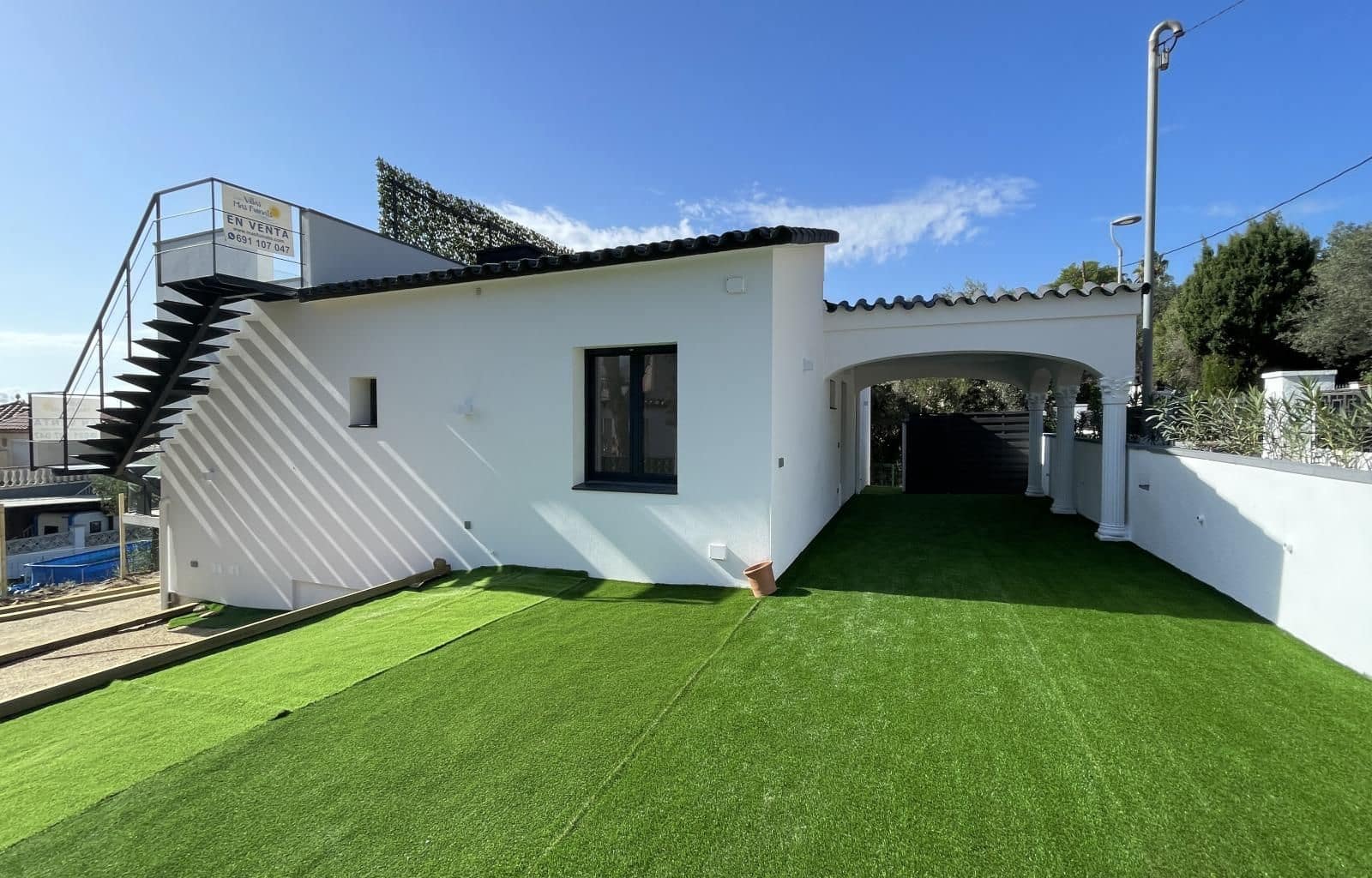 3 soverom Villa til salgs i El Mas Fumats med svømmebasseng garasje - € 679 000 (Ref: 8742004)