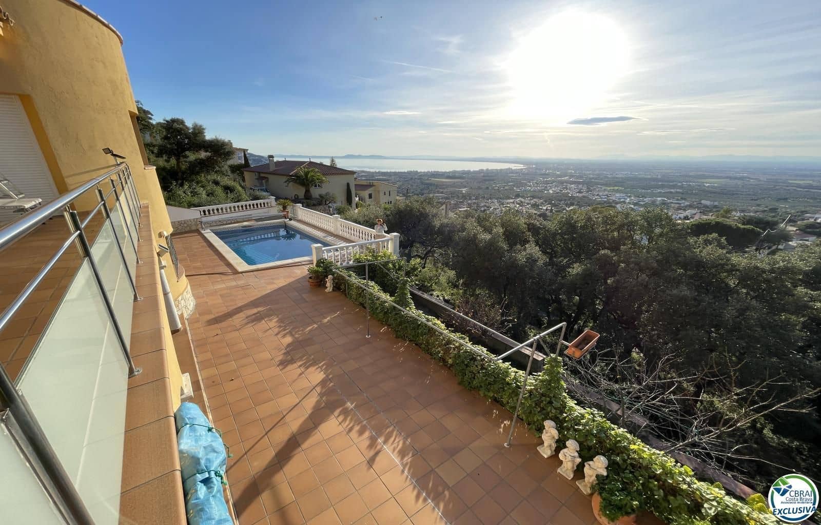 4 makuuhuone Huvila myytävänä paikassa El Mas Fumats mukana uima-altaan 
autotalli - 780 000 € (Ref: 8800314)