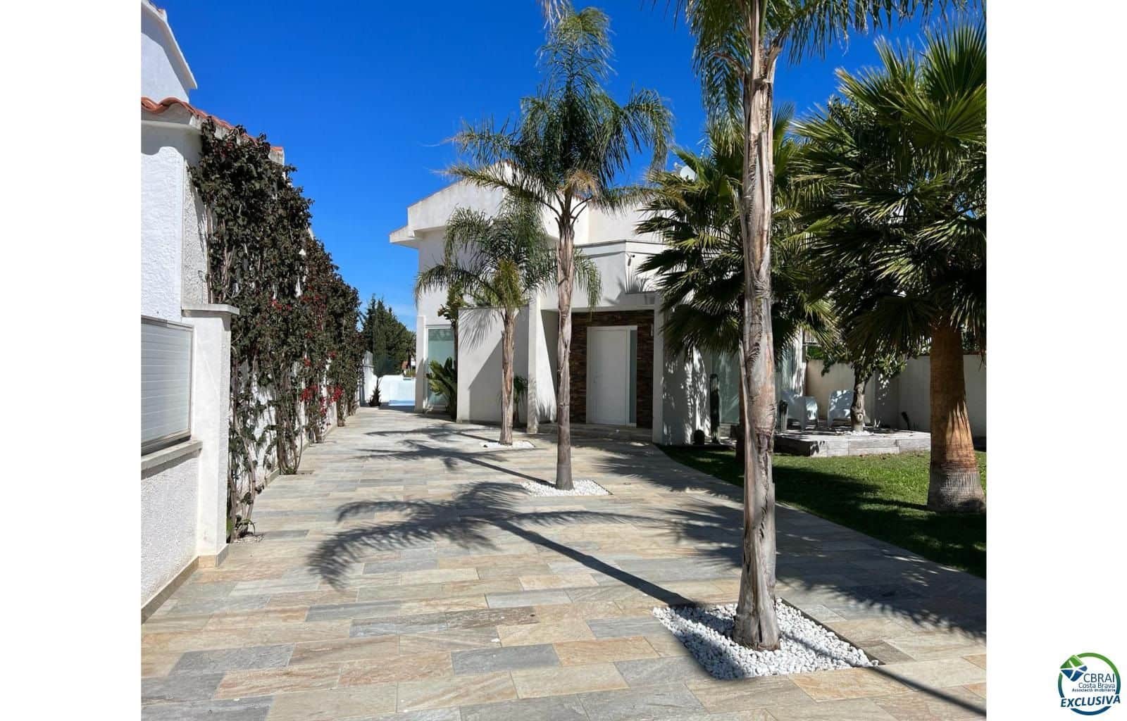 4 Zimmer Villa zu verkaufen in Empuriabrava mit Pool Garage - 1.099.000 € (Ref: 8800322)