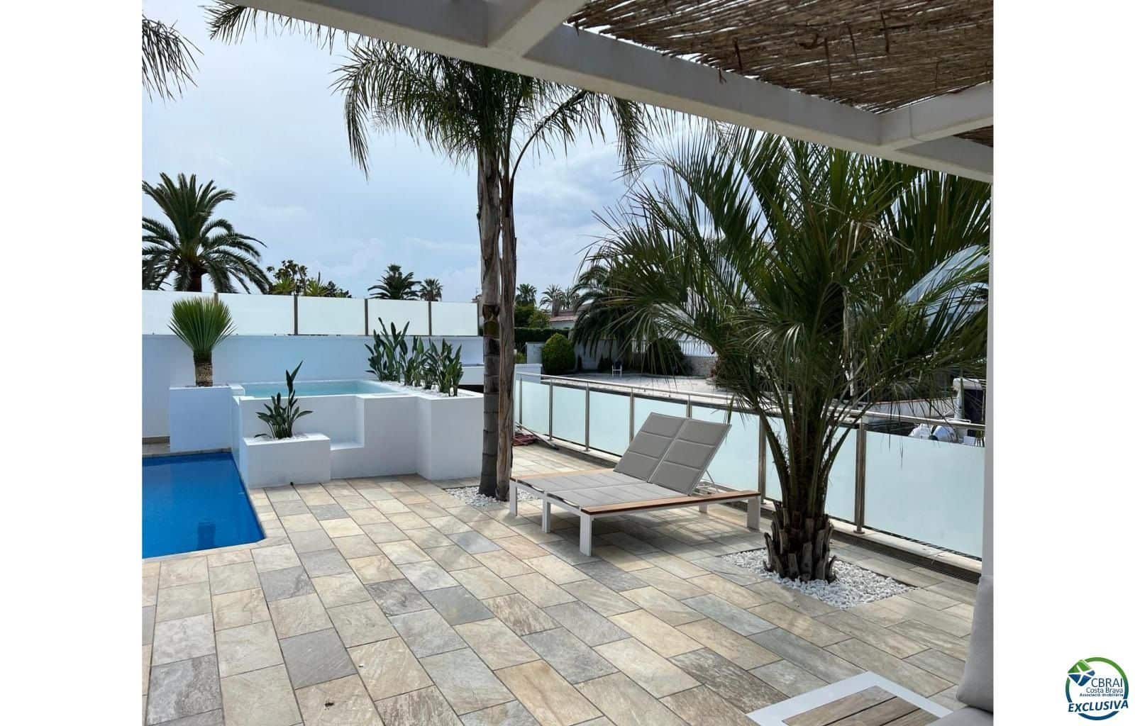 4 Zimmer Villa zu verkaufen in Empuriabrava mit Pool Garage - 1.099.000 € (Ref: 8800322)