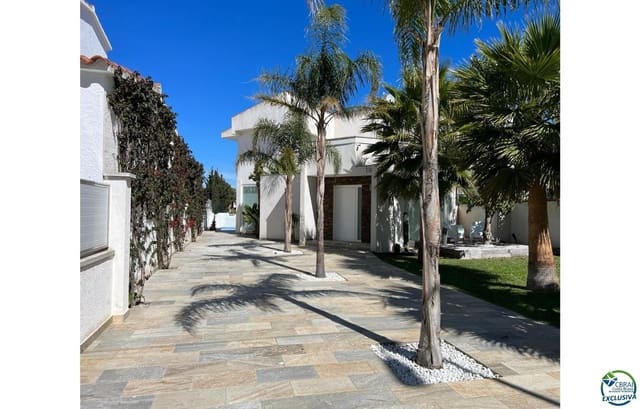 4 Zimmer Villa zu verkaufen in Empuriabrava, Castelló d'Empúries mit Pool Garage - 1.099.000 € (Ref: 8800322)