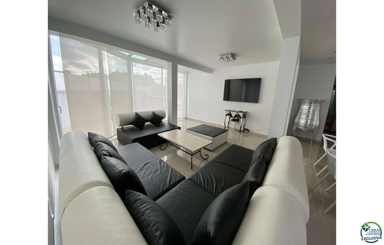 4 Zimmer Villa zu verkaufen in Empuriabrava mit Pool Garage - 1.099.000 € (Ref: 8800322)