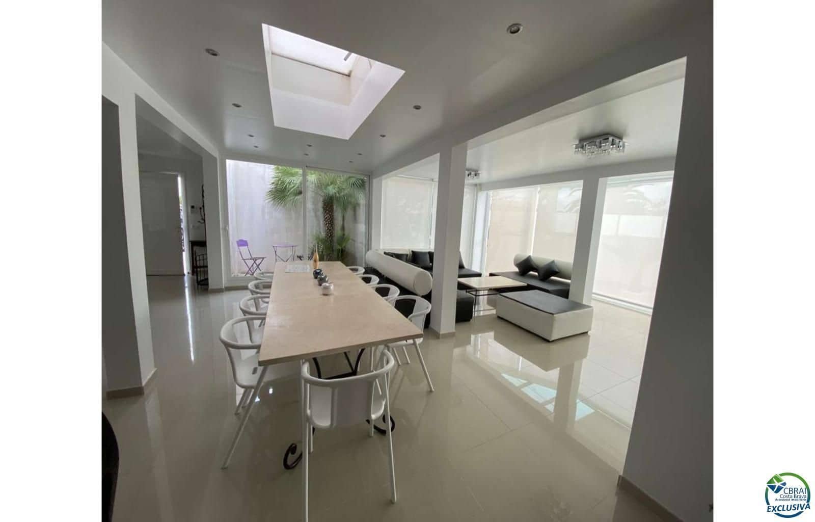 4 Zimmer Villa zu verkaufen in Empuriabrava mit Pool Garage - 1.099.000 € (Ref: 8800322)