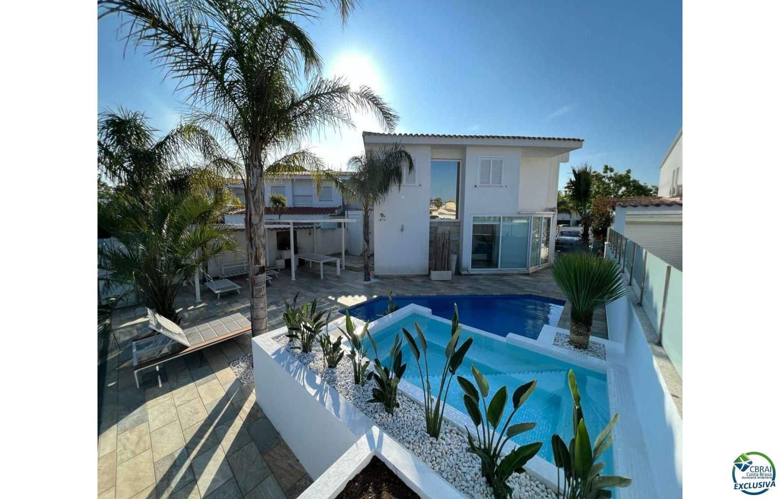 4 Zimmer Villa zu verkaufen in Empuriabrava mit Pool Garage - 1.099.000 € (Ref: 8800322)