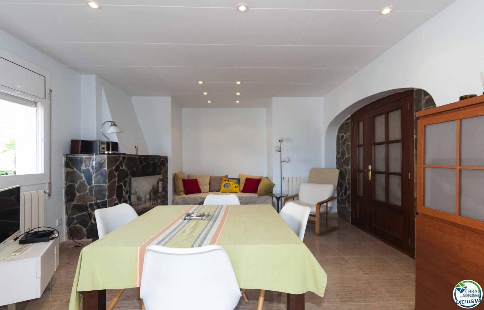 3 bedroom Flat for sale in Roses - € 319,000 (Ref: 8800338)