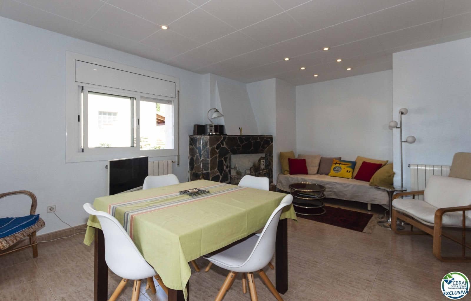 3 bedroom Flat for sale in Roses - € 319,000 (Ref: 8800338)