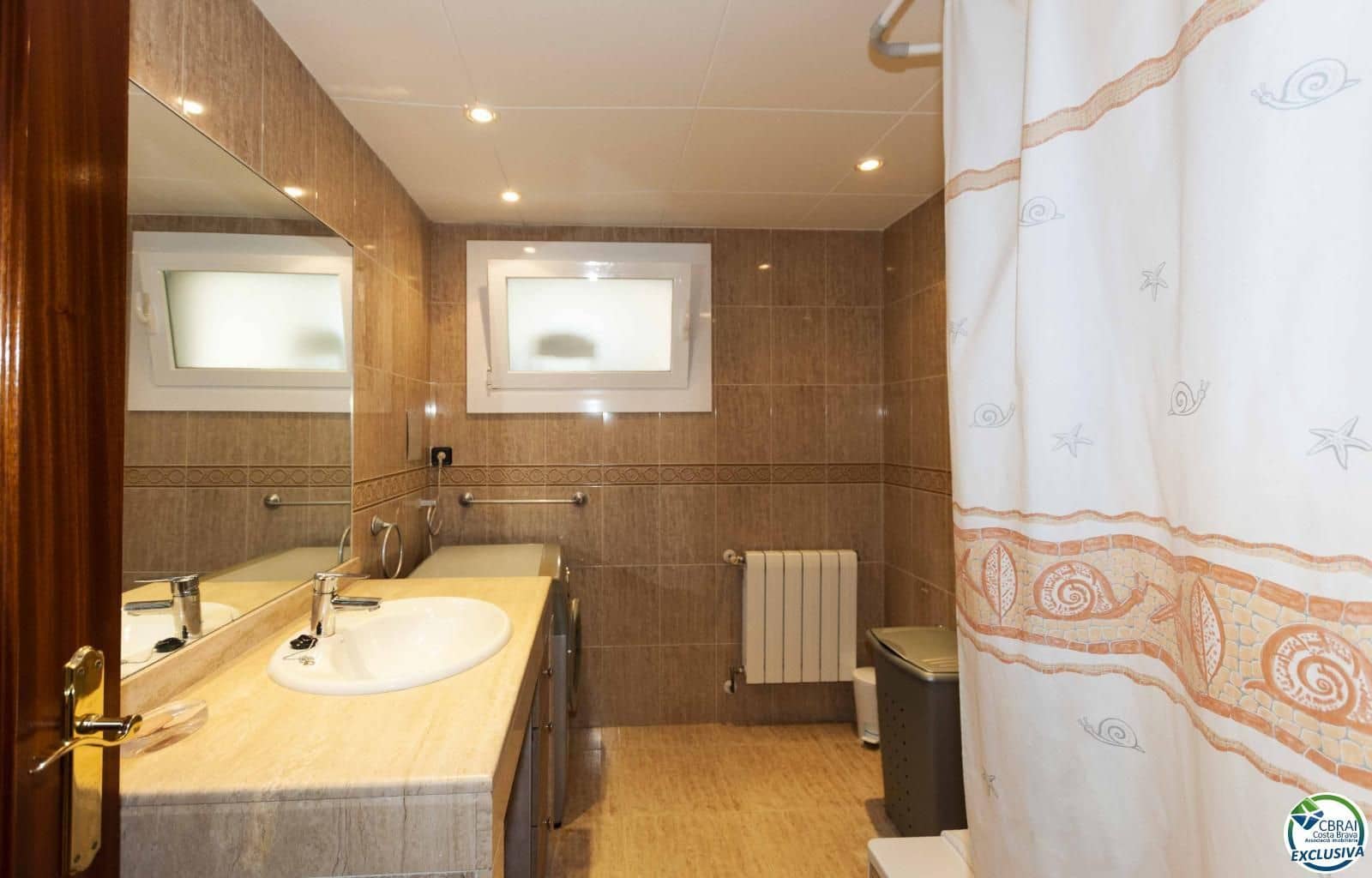 3 bedroom Flat for sale in Roses - € 319,000 (Ref: 8800338)