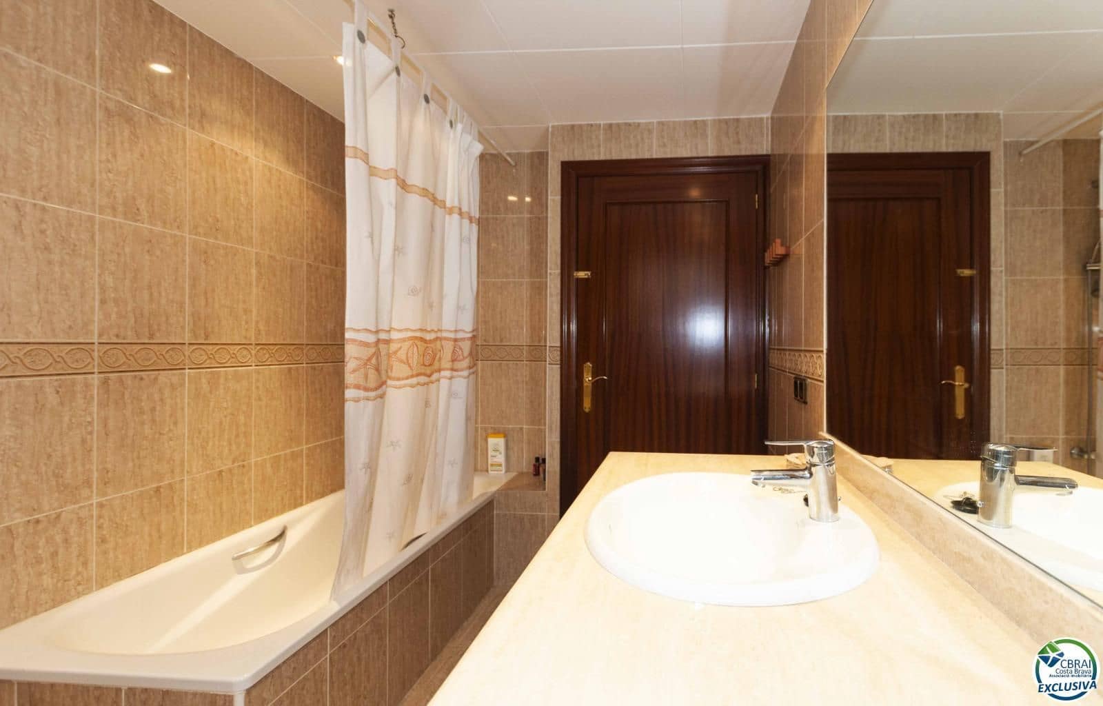 3 bedroom Flat for sale in Roses - € 319,000 (Ref: 8800338)