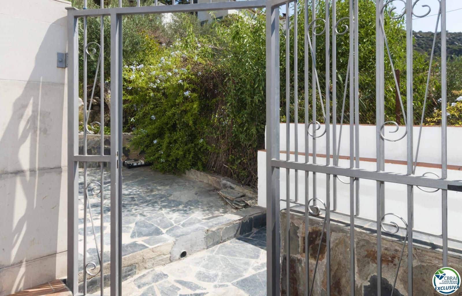 3 bedroom Flat for sale in Roses - € 319,000 (Ref: 8800338)