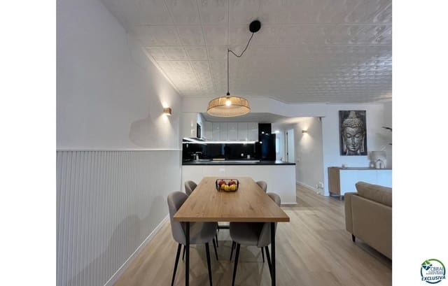 2 bedroom Flat for sale in Empuriabrava, Castelló d'Empúries - € 265,000 (Ref: 8881147)