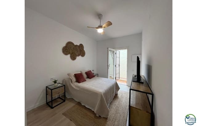 2 bedroom Flat for sale in Empuriabrava, Castelló d'Empúries - € 265,000 (Ref: 8881147)