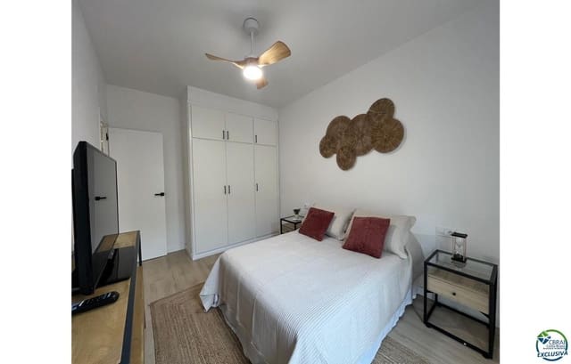 2 bedroom Flat for sale in Empuriabrava, Castelló d'Empúries - € 265,000 (Ref: 8881147)