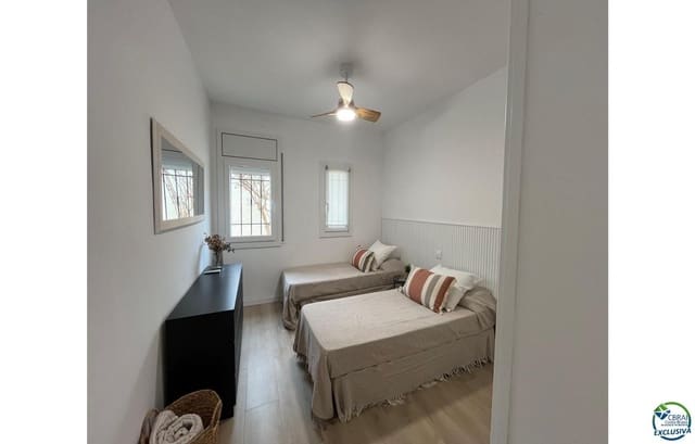 2 bedroom Flat for sale in Empuriabrava, Castelló d'Empúries - € 265,000 (Ref: 8881147)