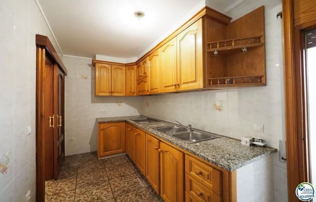 3 makuuhuone Asunto myytävänä paikassa Roses - 199 000 € (Ref: 8885042)