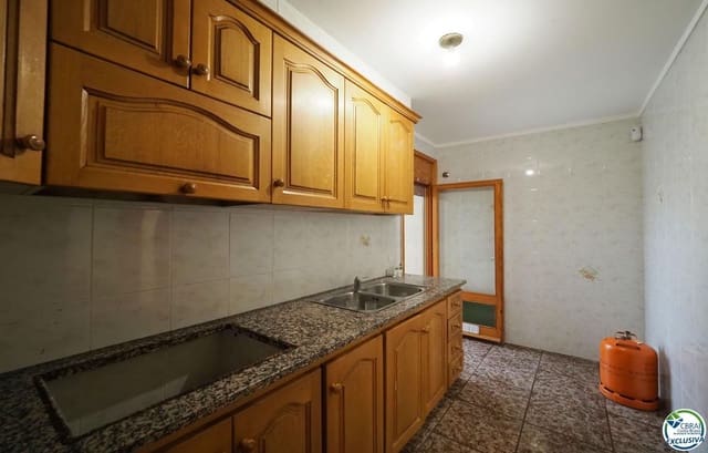 3 makuuhuone Asunto myytävänä paikassa Roses - 199 000 € (Ref: 8885042)