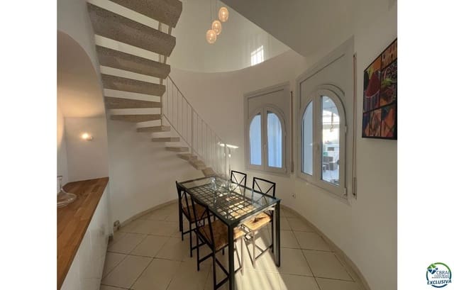 4 sypialnia Willa na sprzedaż w Empuriabrava, Castelló d'Empúries z basenem garażem - 799 000 € (Ref: 8900911)