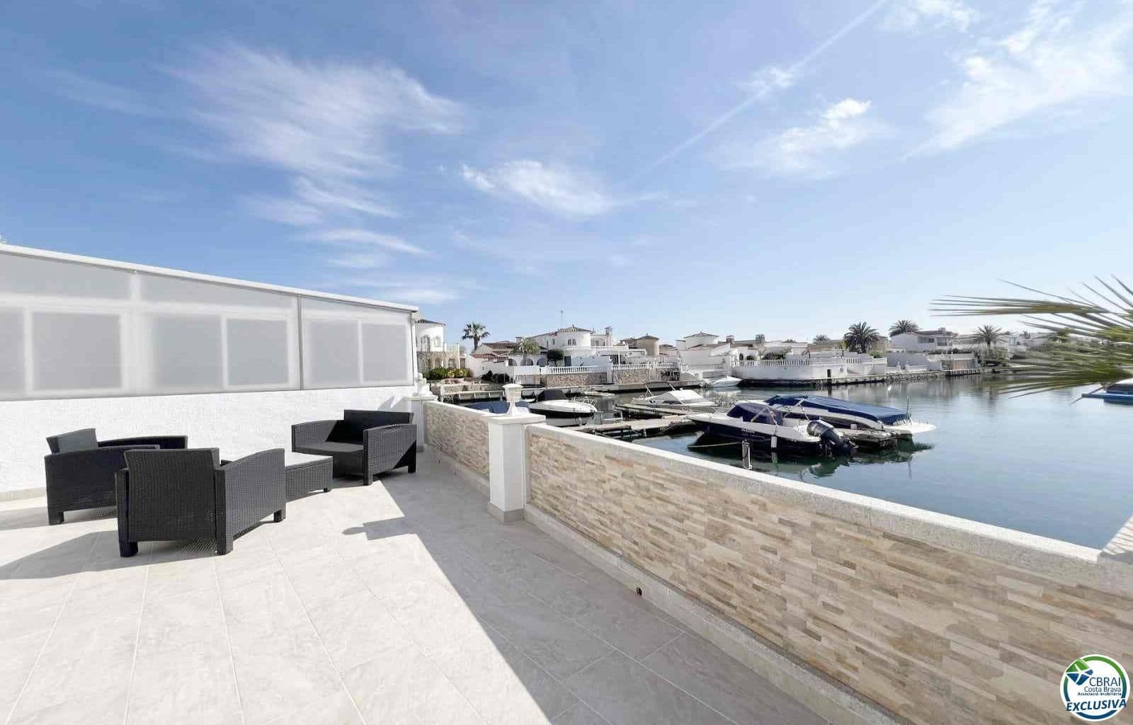 3 sypialnia Willa na sprzedaż w Empuriabrava z garażem - 599 900 € (Ref: 8950953)