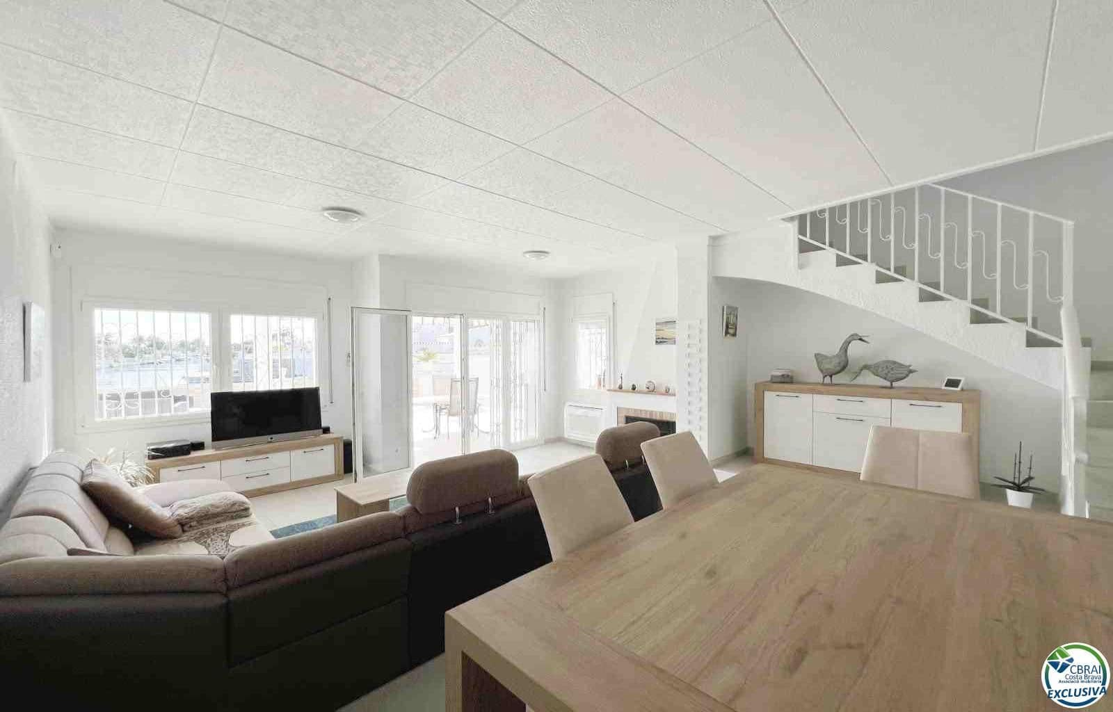 3 sypialnia Willa na sprzedaż w Empuriabrava z garażem - 599 900 € (Ref: 8950953)