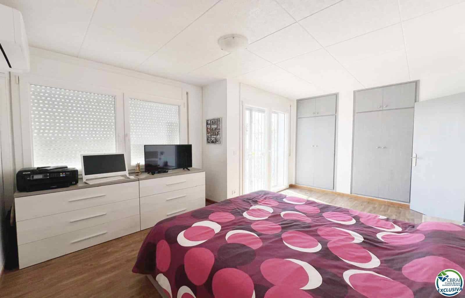 3 sypialnia Willa na sprzedaż w Empuriabrava z garażem - 599 900 € (Ref: 8950953)