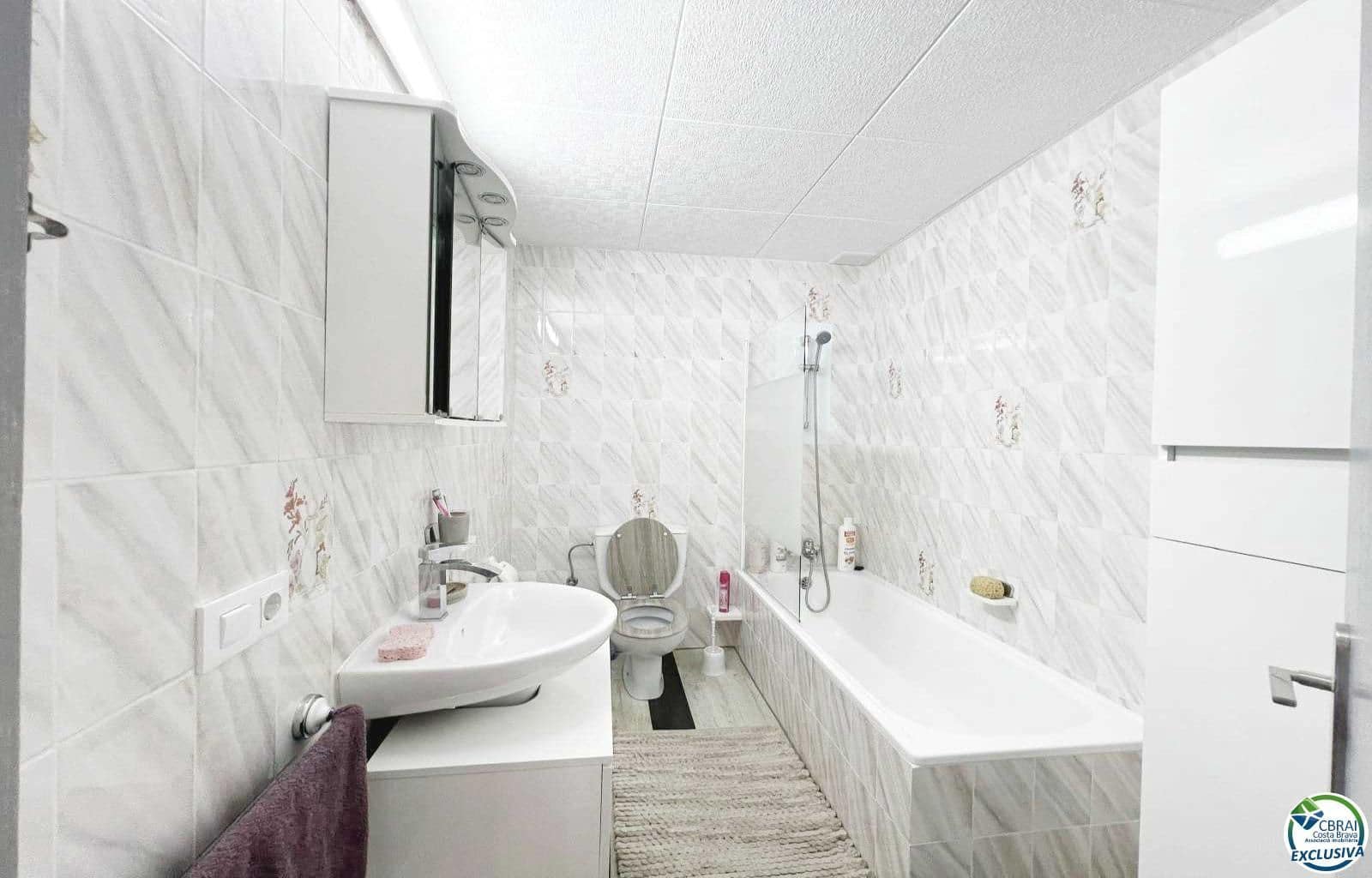 3 sypialnia Willa na sprzedaż w Empuriabrava z garażem - 599 900 € (Ref: 8950953)