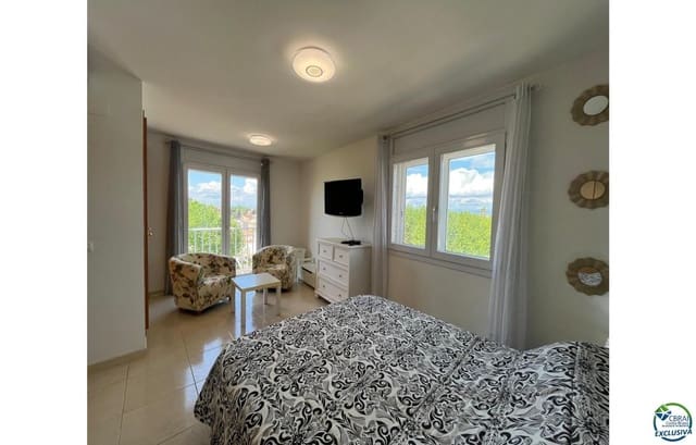 2 slaapkamer Flat te koop in Empuriabrava, Castelló d'Empúries met garage - € 219.000 (Ref: 8964359)