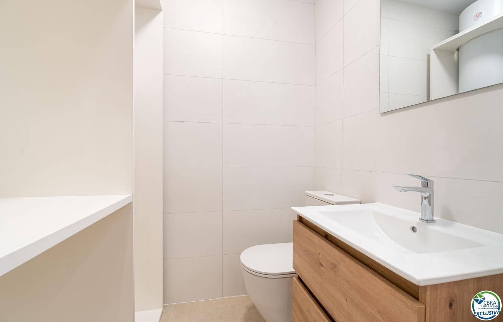 2 bedroom Flat for sale in Roses - € 279,000 (Ref: 8981247)