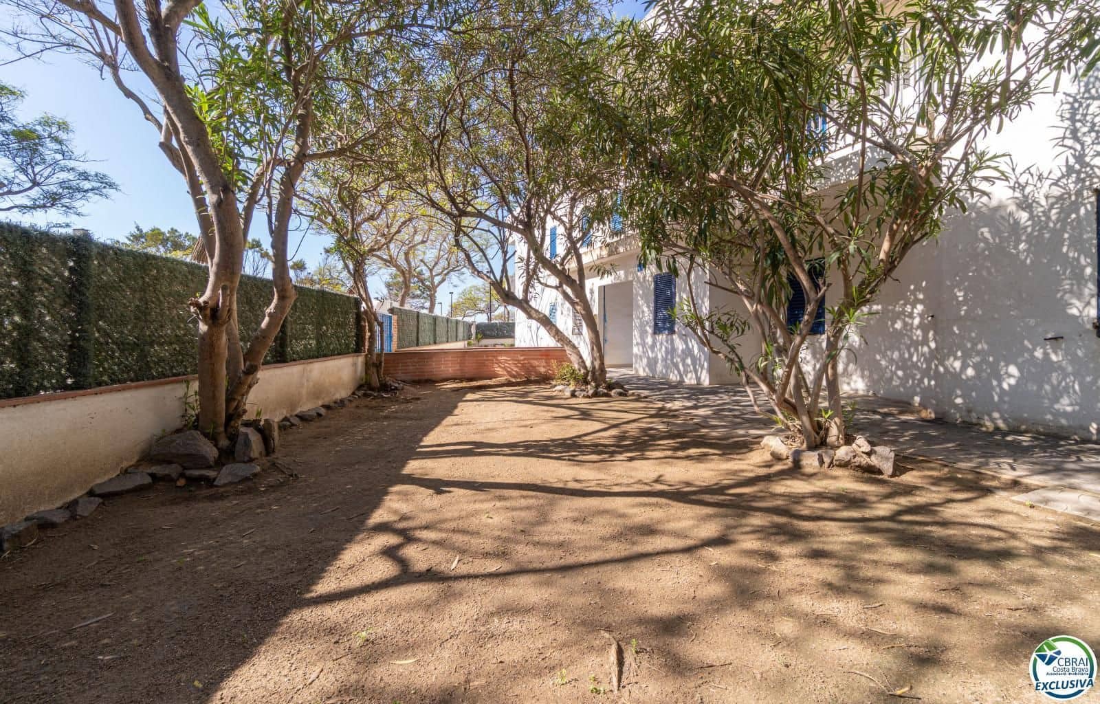 2 bedroom Flat for sale in Roses - € 279,000 (Ref: 8981247)