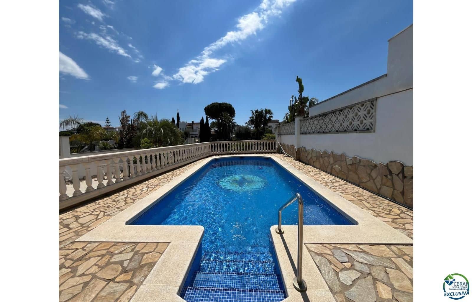 3 sypialnia Willa na sprzedaż w Empuriabrava z basenem garażem - 795 000 € (Ref: 9003887)