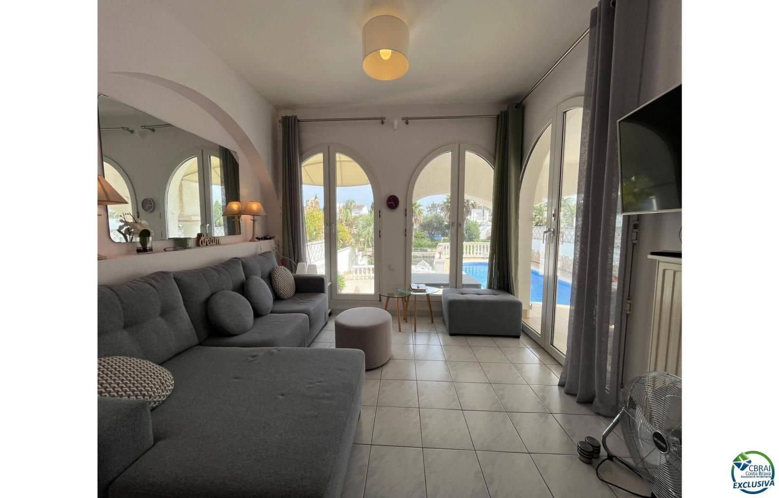 3 sypialnia Willa na sprzedaż w Empuriabrava z basenem garażem - 795 000 € (Ref: 9003887)