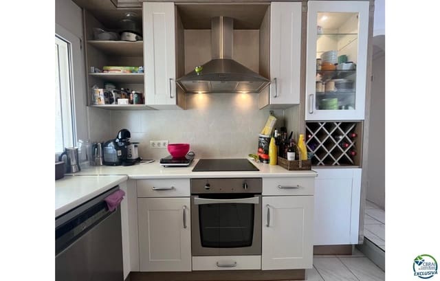 3 sypialnia Willa na sprzedaż w Empuriabrava, Castelló d'Empúries z basenem garażem - 795 000 € (Ref: 9003887)