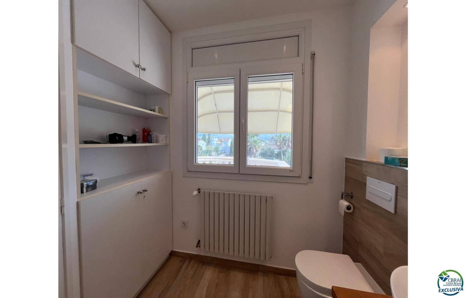 3 sypialnia Willa na sprzedaż w Empuriabrava z basenem garażem - 795 000 € (Ref: 9003887)