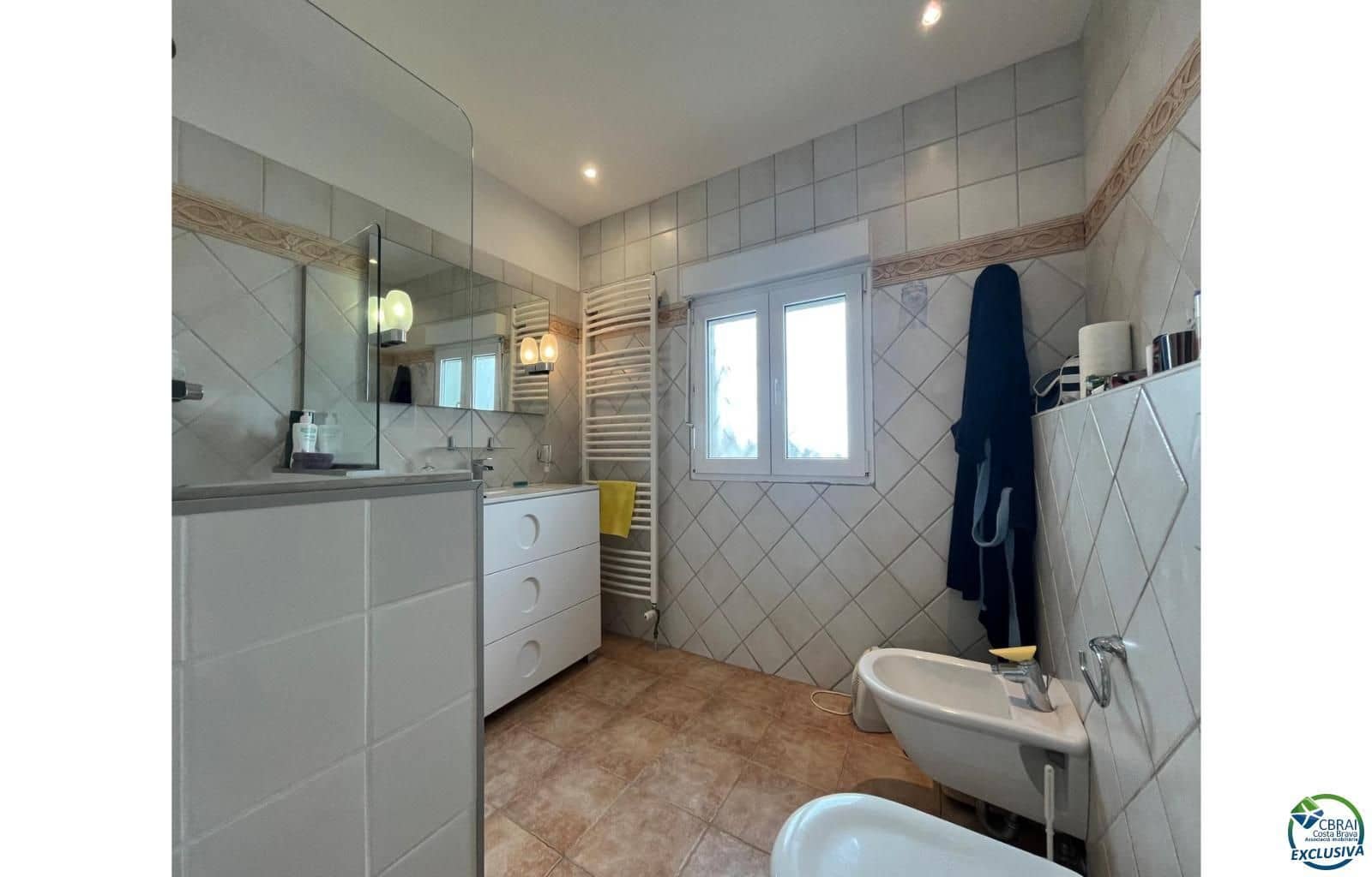 3 sypialnia Willa na sprzedaż w Empuriabrava z basenem garażem - 795 000 € (Ref: 9003887)