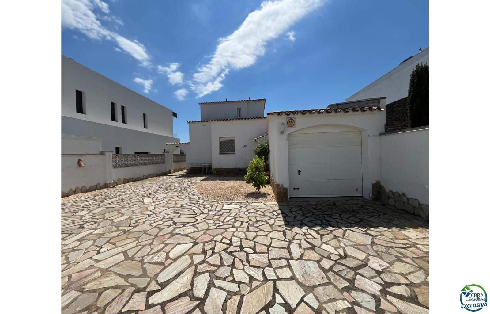 3 sypialnia Willa na sprzedaż w Empuriabrava z basenem garażem - 795 000 € (Ref: 9003887)